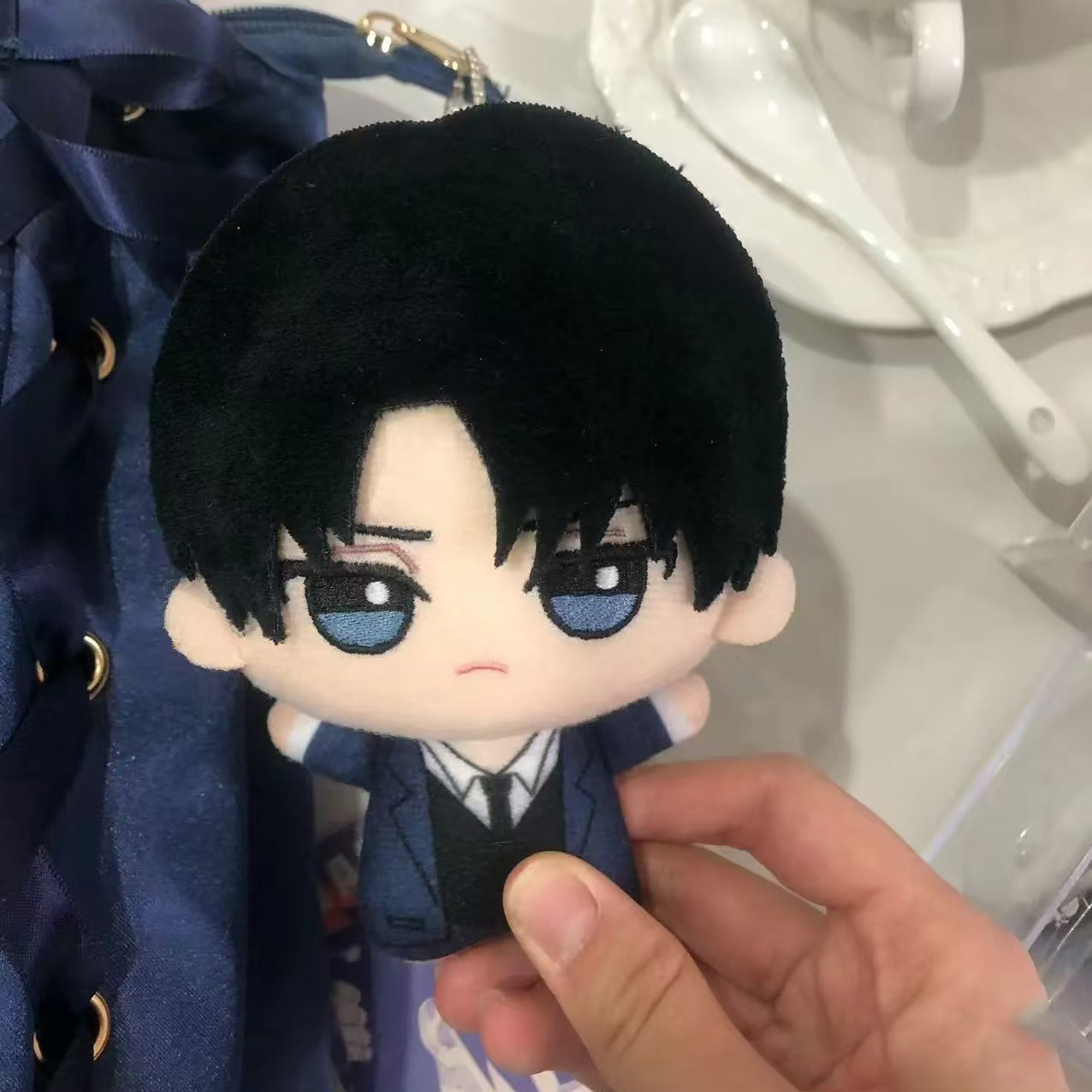 Boneco de Pelúcia Levi Ackerma - Anime Merchandise For Sale avaliação e preço